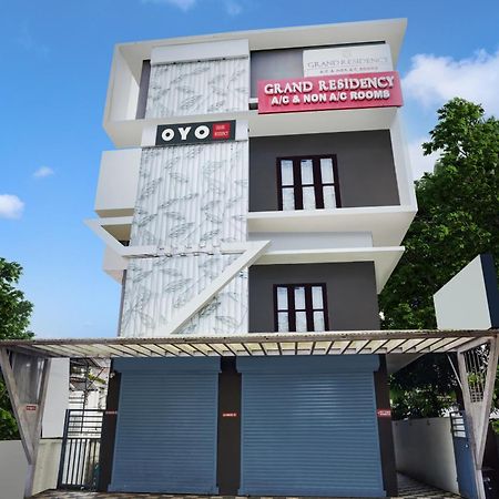 Hotel O Grand Residency Ambalapulai Exterior photo