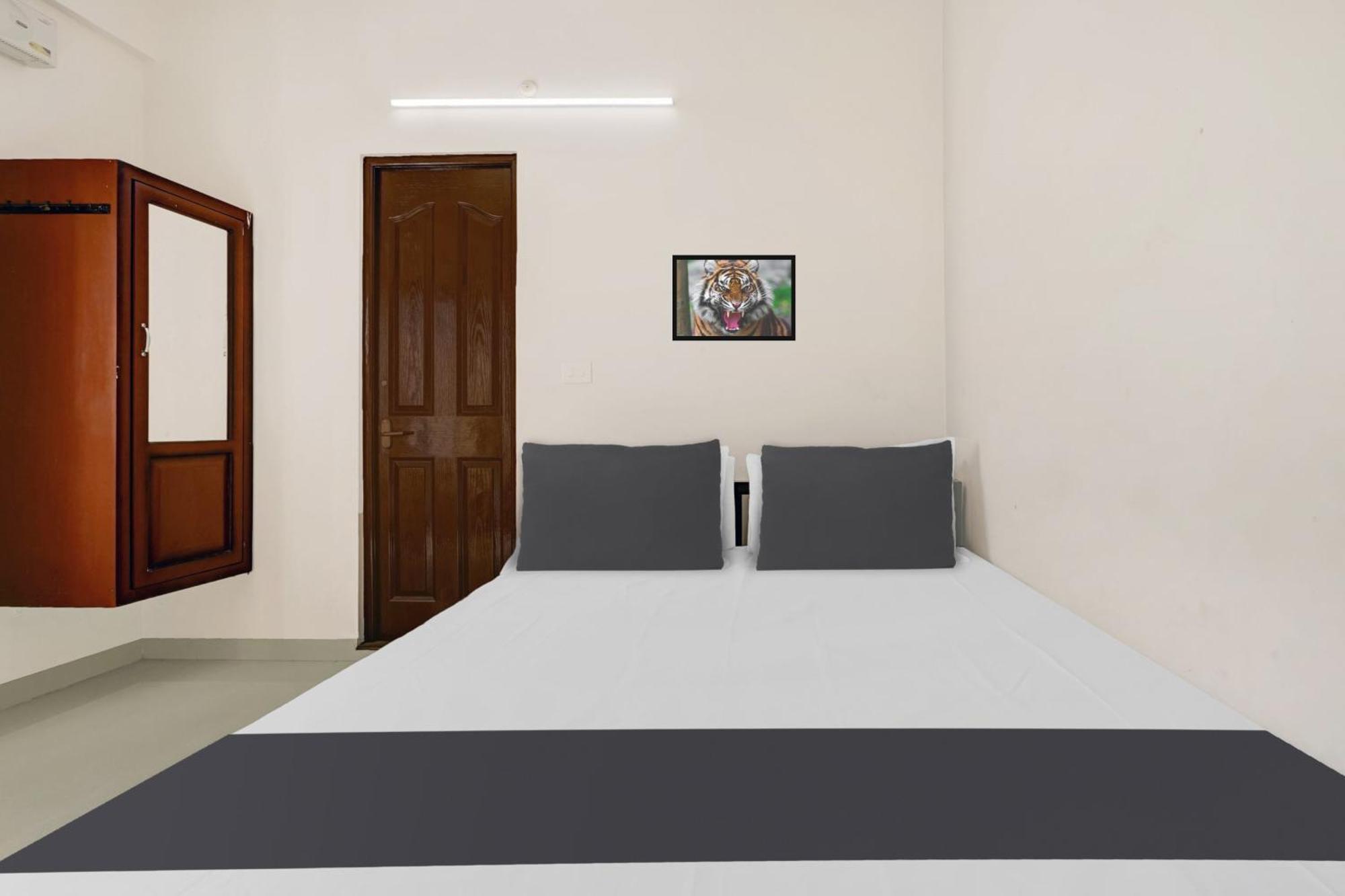 Hotel O Grand Residency Ambalapulai Exterior photo